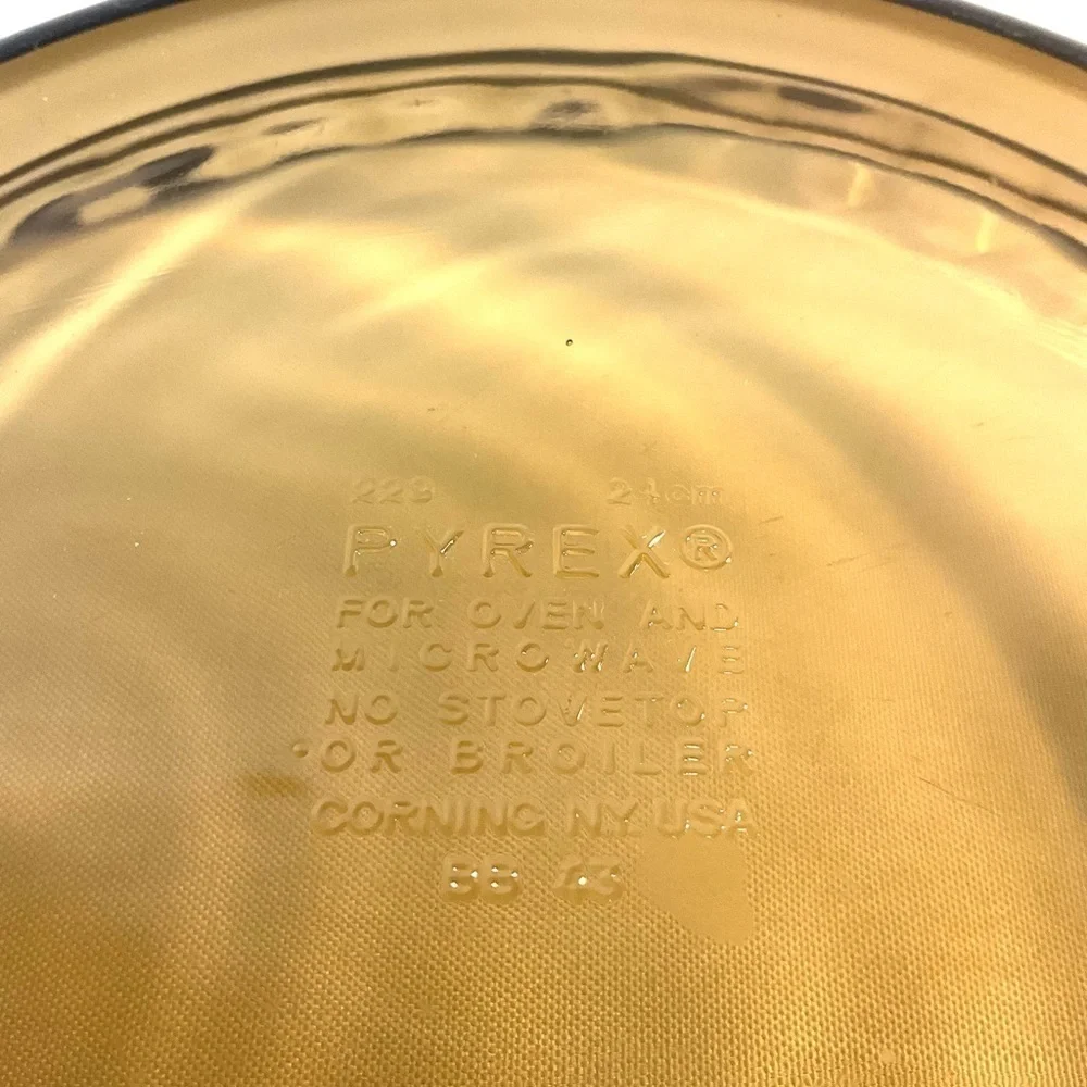 Vintage Pyrex Fire Side Amber Fluted Pie Plate With Handles